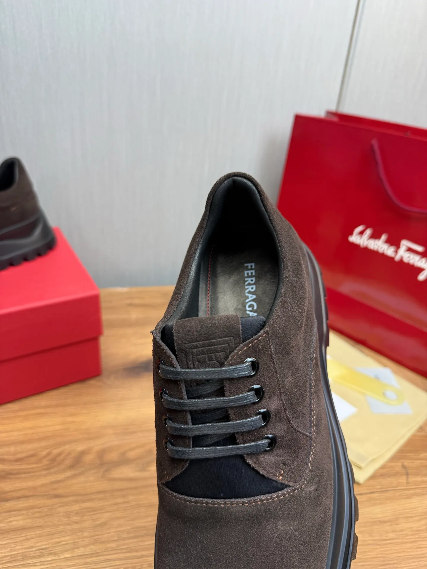 Men's shoes 💰880💰 Ferragamo. [Ferragamo] Men's Loaf leather shoes, the latest hot style, 1:1 original purchase quality, top quality, imported open-edge beaded cowhide leather on the upper, hand-made three-dimensional stitching highlights the round toe design, the inner feet are made of imported cowhide, with original wear-resistant rubber outsole, matching code 39-44, (38, 45 custom-made, non-refundable)